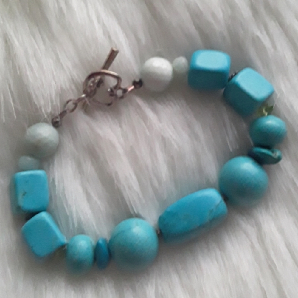 Thai Barse turquoise bead bracelet with cute clasp